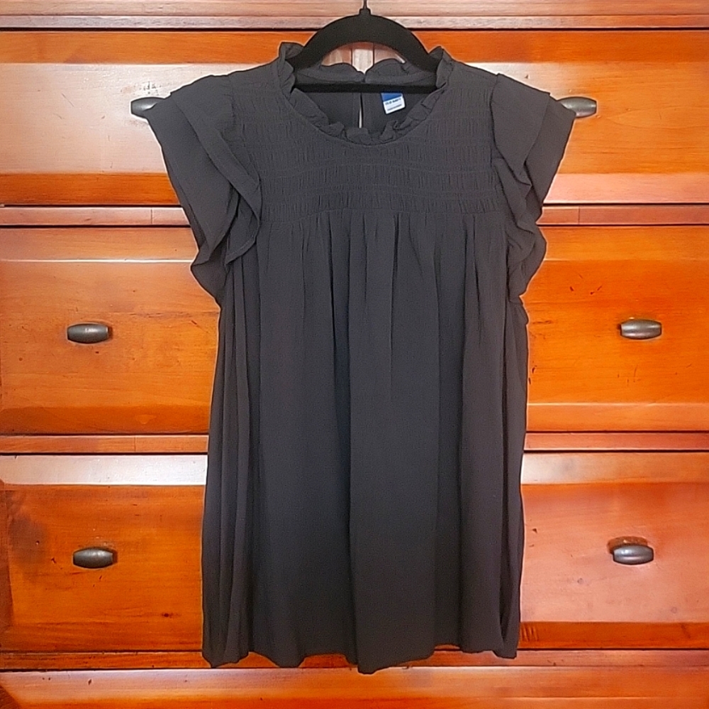 OLD NAVY Like new Grey Short-Sleeved Top w/ Ruffle Detail